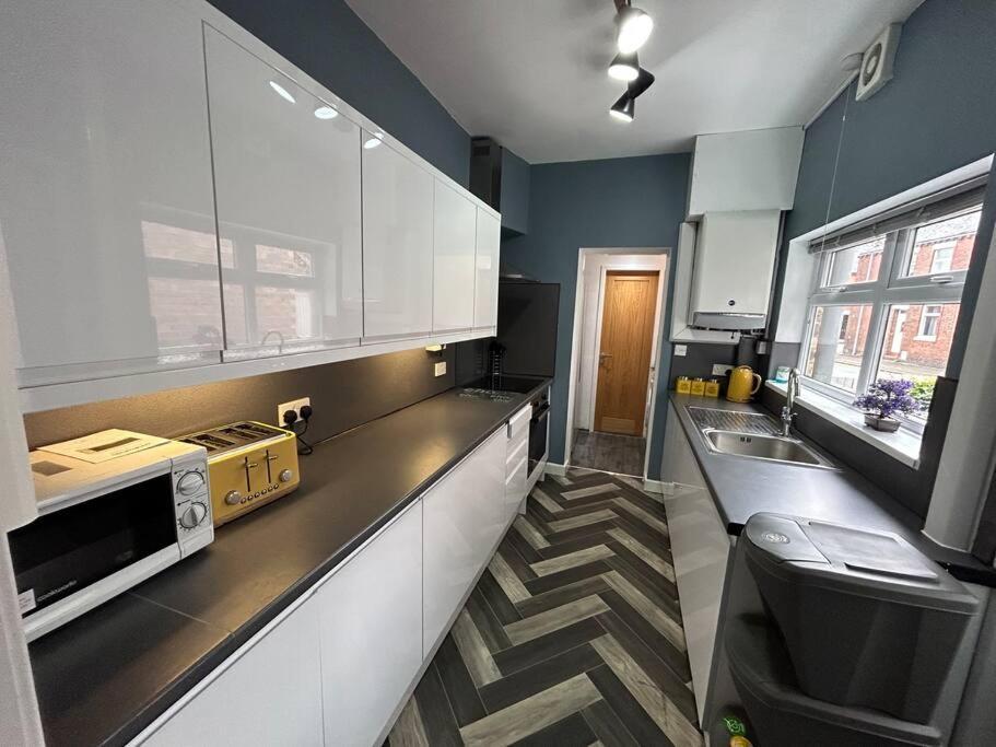 Spacious Homely 3 Bed Property Newcastle-under-Lyme Esterno foto