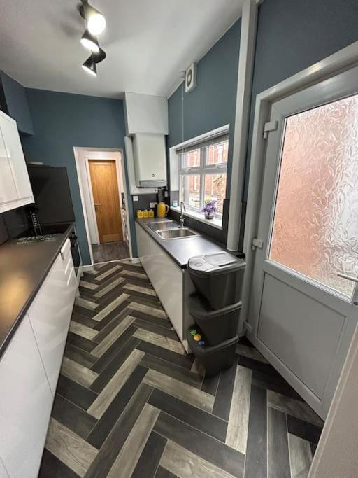 Spacious Homely 3 Bed Property Newcastle-under-Lyme Esterno foto